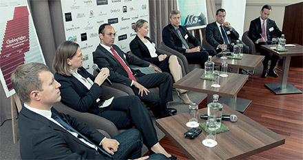 Panel prowadzony przez Adama Koniecznego (pierwszy z prawej)