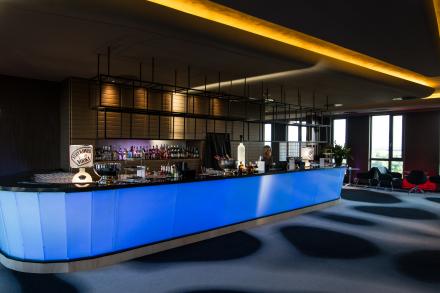 Airport_Hotel_Okecie_Aviator_bar_lounge_01